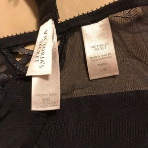 Victoria's Secret Intimates & Sleepwear - Victoria’s Secret holiday gem!! Victoria's Secret Intimates & Sleepwear - Victoria’s Secret holiday gem!!